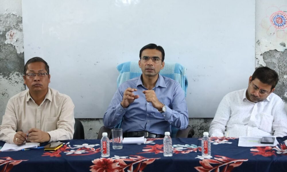 एक-एक प्रभावितों को राहत पंहुचाने तक क्षेत्र में ही जमे रहेंगे विभागीय अधिकारी; डीएम