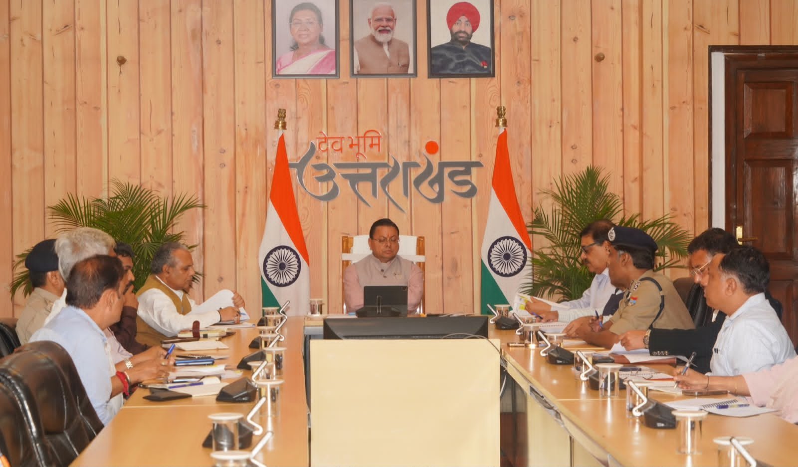 मानसून पर सीएम धामी सख्त, बोले- आपदा प्रबंधन में लापरवाही बर्दाश्त नहीं; 15 सितंबर से ‘जन-जन की सरकार, जन-जन के द्वार’ का तीसरा चरण…
